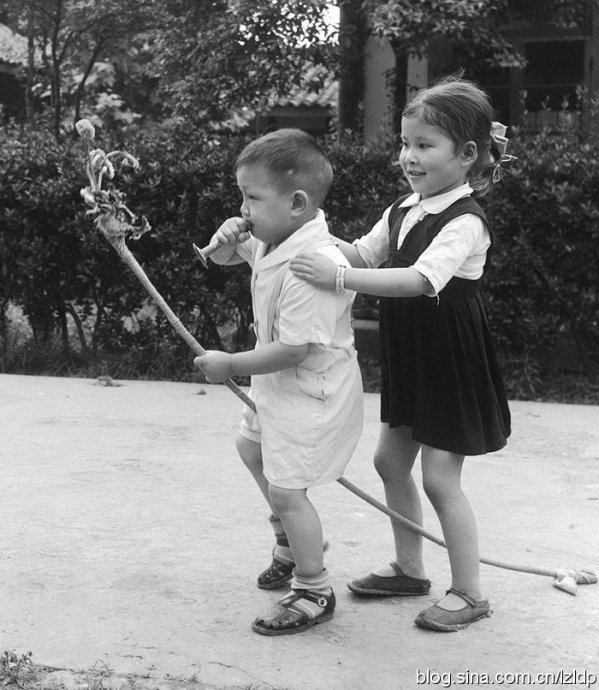 £¨¹ú¼Ê¶ùÍ¯ÈÕ¡¤ÀÏÕÕÆ¬µÄ¹ÊÊÂ£©£¨15£©½¥ÐÐ½¥Ô¶µÄÓÎÏ·