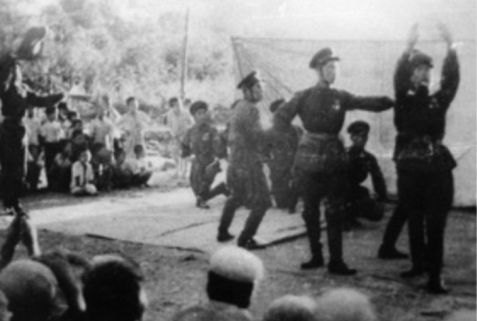 志愿军战士大舞台表演节目 2