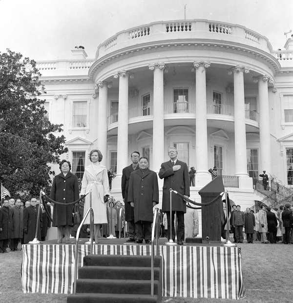 £¨¹ú¼Ê¡¤±à¼­Á¬Ïß£©£¨1£©µËÐ¡Æ½·ÃÃÀ»Ø¹Ë