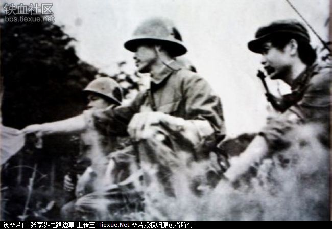 向越军阵地开炮，打了马上转移阵地