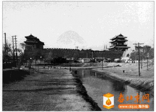 标注1951年10月，永定门西侧豁口