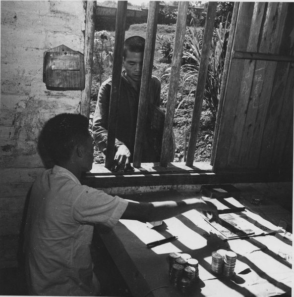 Receiving relief at Siwang思旺, China, 1950