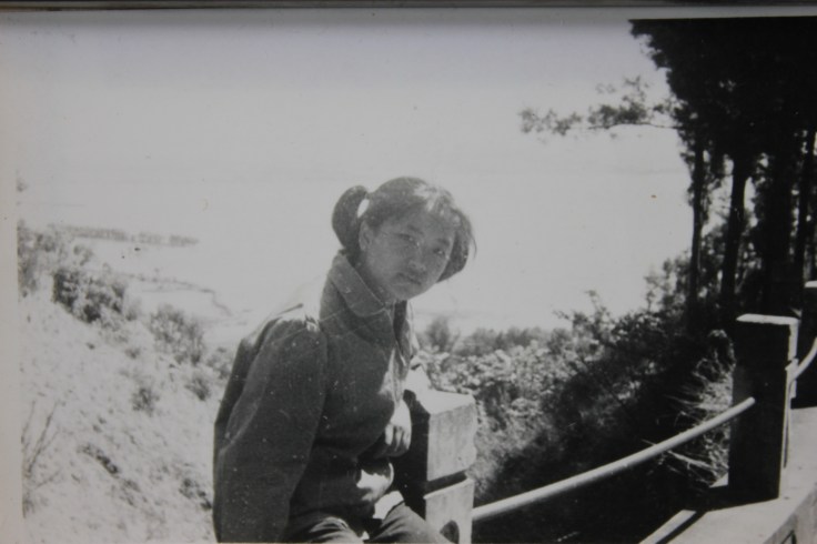 1977.05.01-西山盘山边-IMG_8928