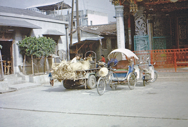 pict0289_tainan_pedicabtruck_1968-1