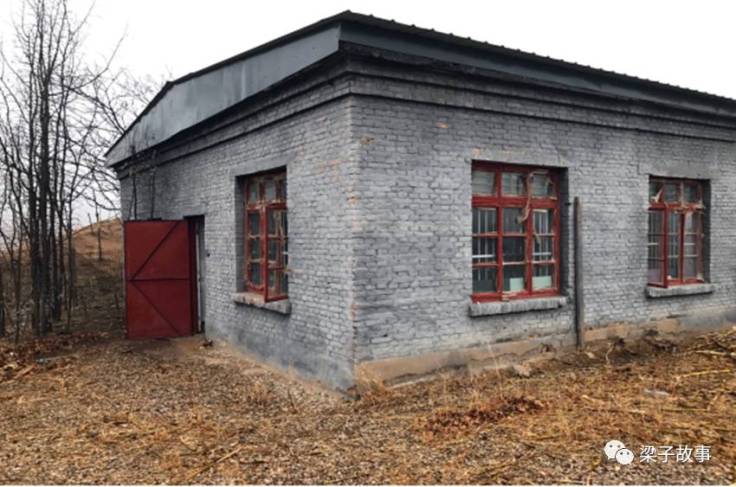 21dfab38da674f0e9c47975b04fd2503_th